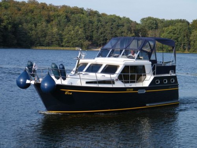 FB Yachtcharter :: Motoryacht Bea FB Yachtcharter :: Motoryacht Bea