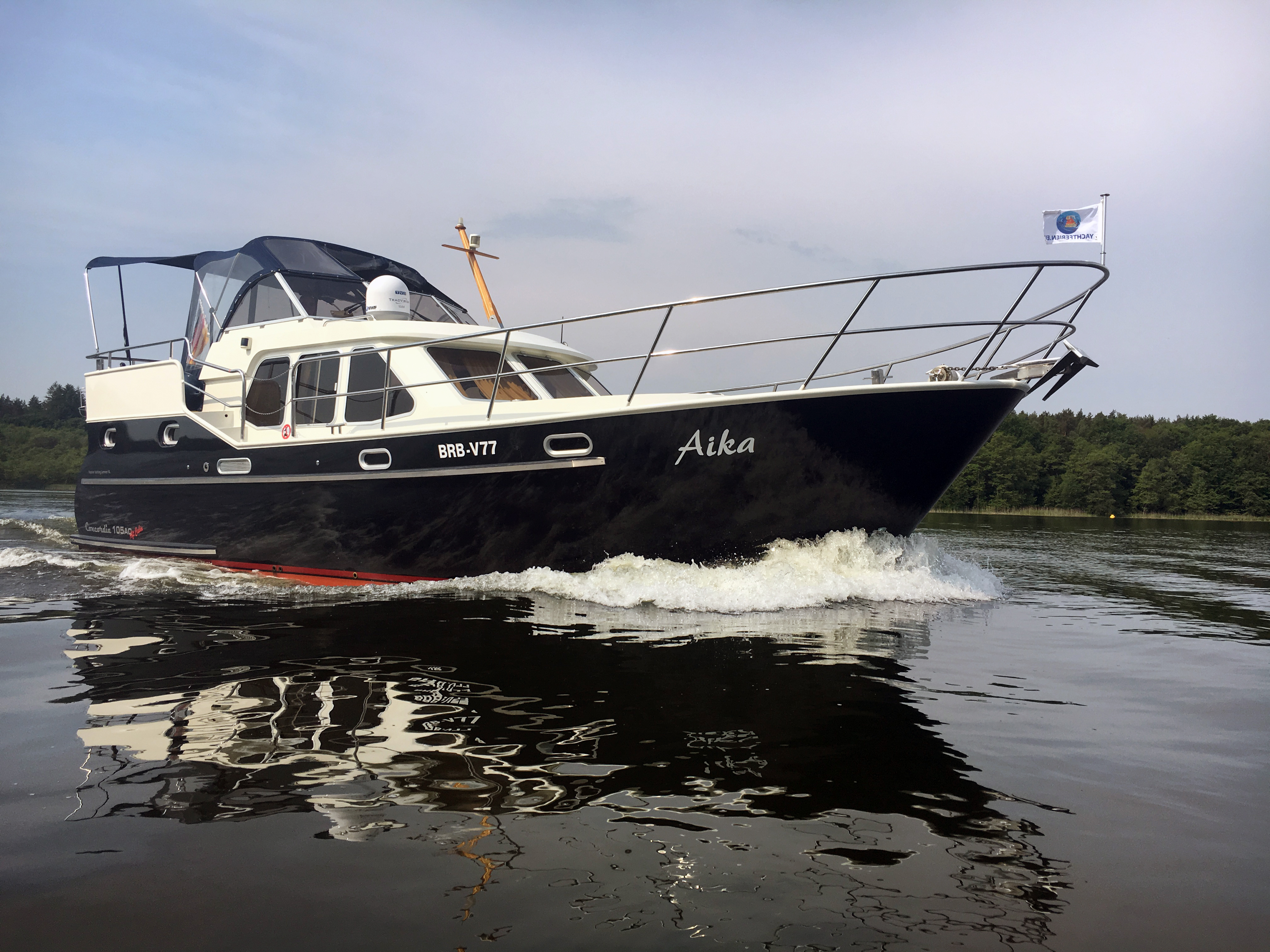 FB Yachtcharter :: Motoryacht Aika FB Yachtcharter :: Motoryacht Aika