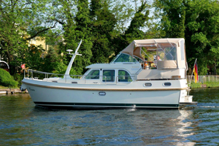 FB Yachtcharter :: Motoryacht Ceres FB Yachtcharter :: Motoryacht Ceres