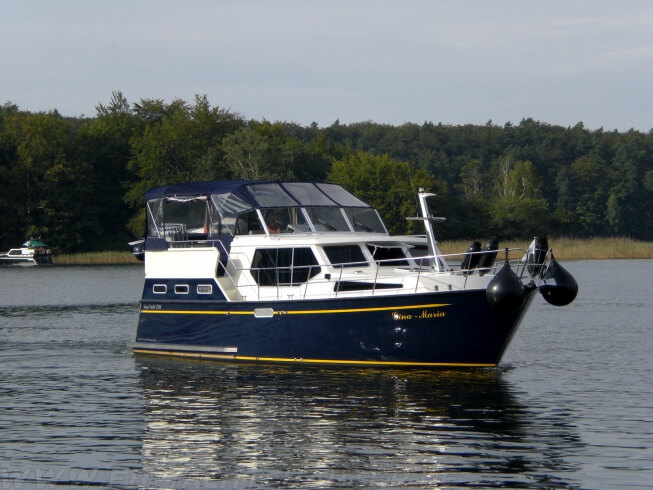 FB Yachtcharter :: Luxusyacht Gina - Maria Frontansicht FB Yachtcharter :: Luxusyacht Gina - Maria Frontansicht