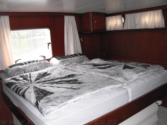 FB Yachtcharter :: Luxusyacht Tahoe III Achterkabine