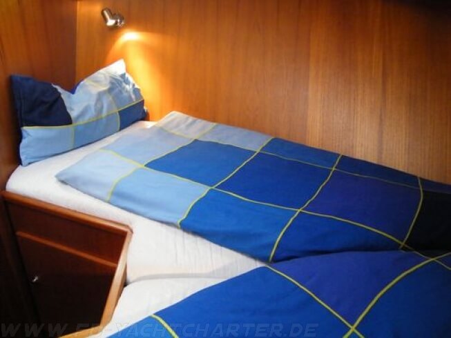 FB Yachtcharter :: Motoryacht Bea Bugkabine FB Yachtcharter :: Motoryacht Bea Bugkabine