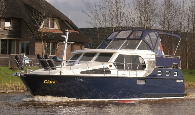 FB Yachtcharter :: Motoryacht Clara Seitenansicht