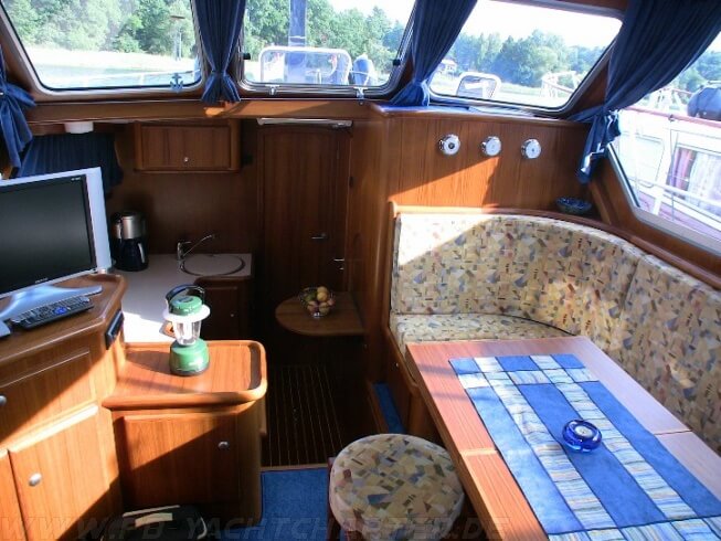 FB Yachtcharter :: Motoryacht Melina Salon FB Yachtcharter :: Motoryacht Melina Salon