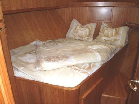 FB Yachtcharter :: Motoryacht MS Franziska Bugkabine FB Yachtcharter :: Motoryacht MS Franziska Bugkabine