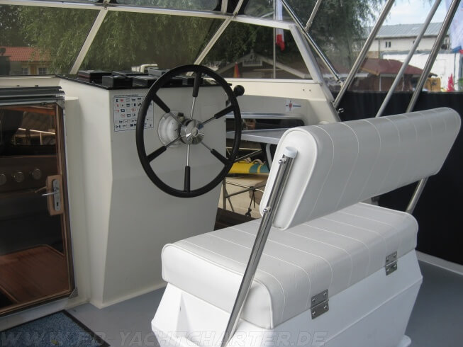 FB Yachtcharter :: Motoryacht Reunion Plicht FB Yachtcharter :: Motoryacht Reunion Plicht